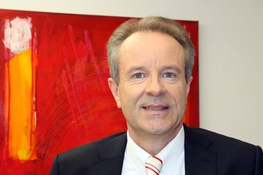 Thomas Summerer ist ein auf Sportrecht spezialisierte Anwalt.