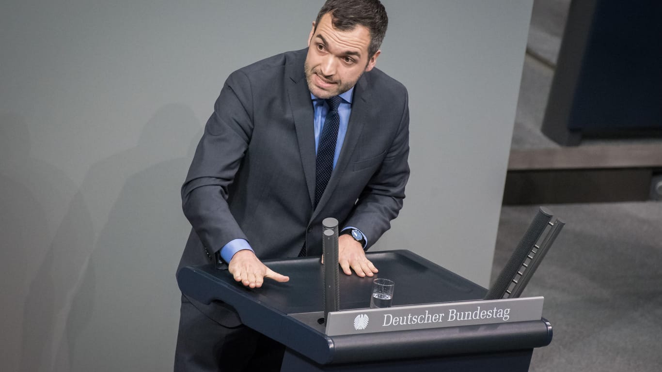 FDP-Politiker Konstantin Kuhle: Die Liberalen befürchten einen "Abbau von Rechtsstaat, Freiheit und Demokratie" in Europa und sorgen sich dabei besonders um Ungarn und Polen.