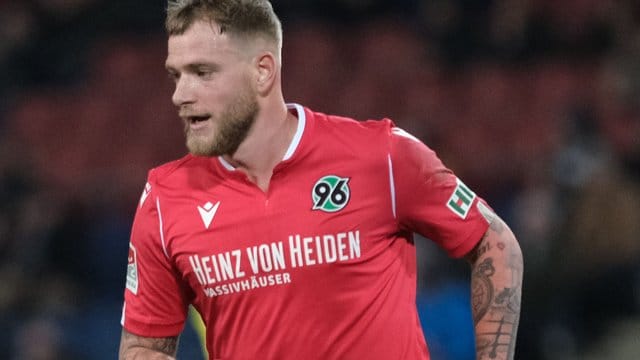 John Guidetti steht noch bei Hannover 96 unter Vertrag.