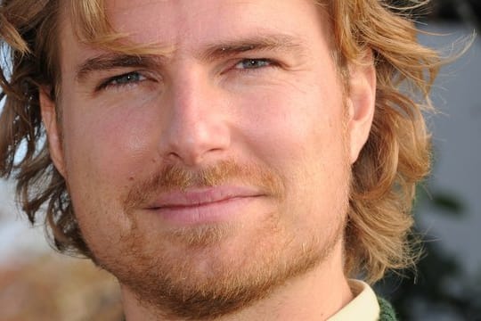 Der Schauspieler Leo Reisinger lernte in seiner neuen Rolle viel über den Hebammen-Beruf.