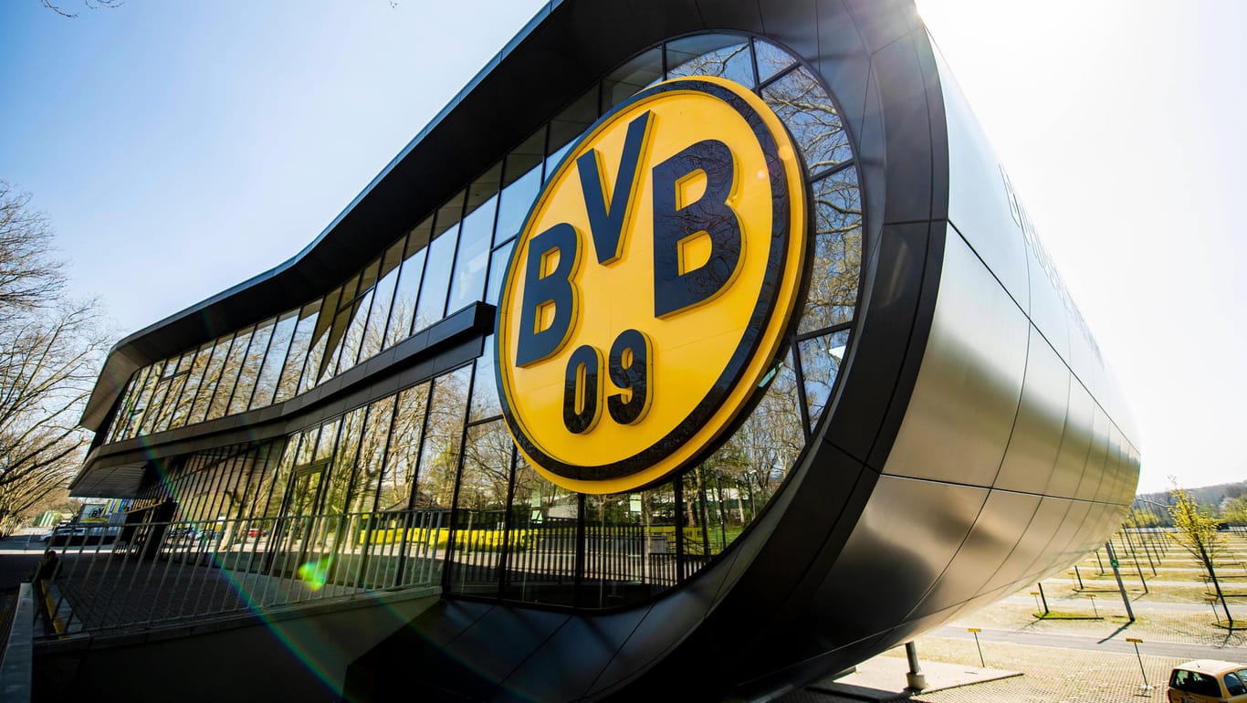 Borussia Dortmund: Zahlt den Fans die Ticketpreise zurück.