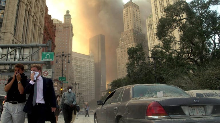 New York City am 11. September 2001: Durch mehrere Terroranschläge starben damals Tausende Menschen. Die Corona-Krise tötet leiser – und mehr.