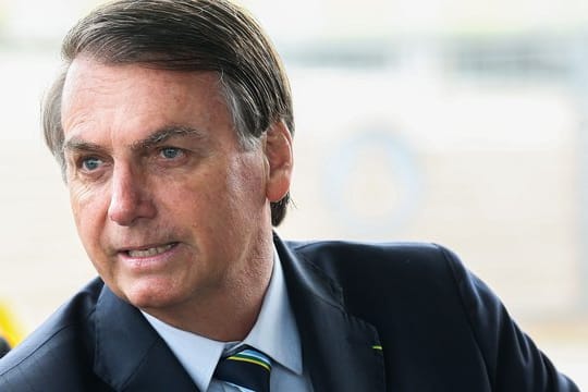 Brasiliens Präsident Jair Bolsonaro bei einem Auftritt vor der Präsidentenresidenz in Brasilia.