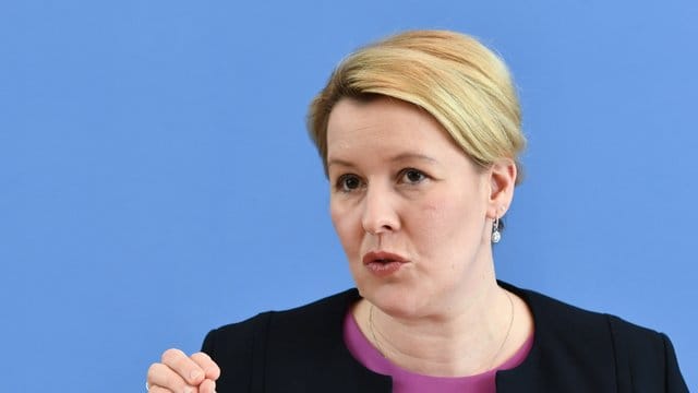 Das Angebot der Kinderbetreuung soll ausgeweitet werden. Das Angebot der Kinderbetreuung soll ausgeweitet werden.