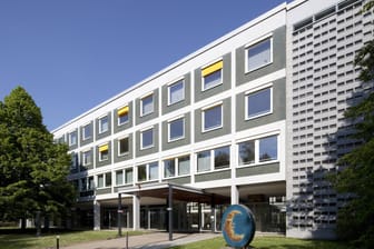 Hessisches Finanzministerium: Die Wiesbadener Regierungsinstitution trauert um einen weiteren Mitarbeiter.