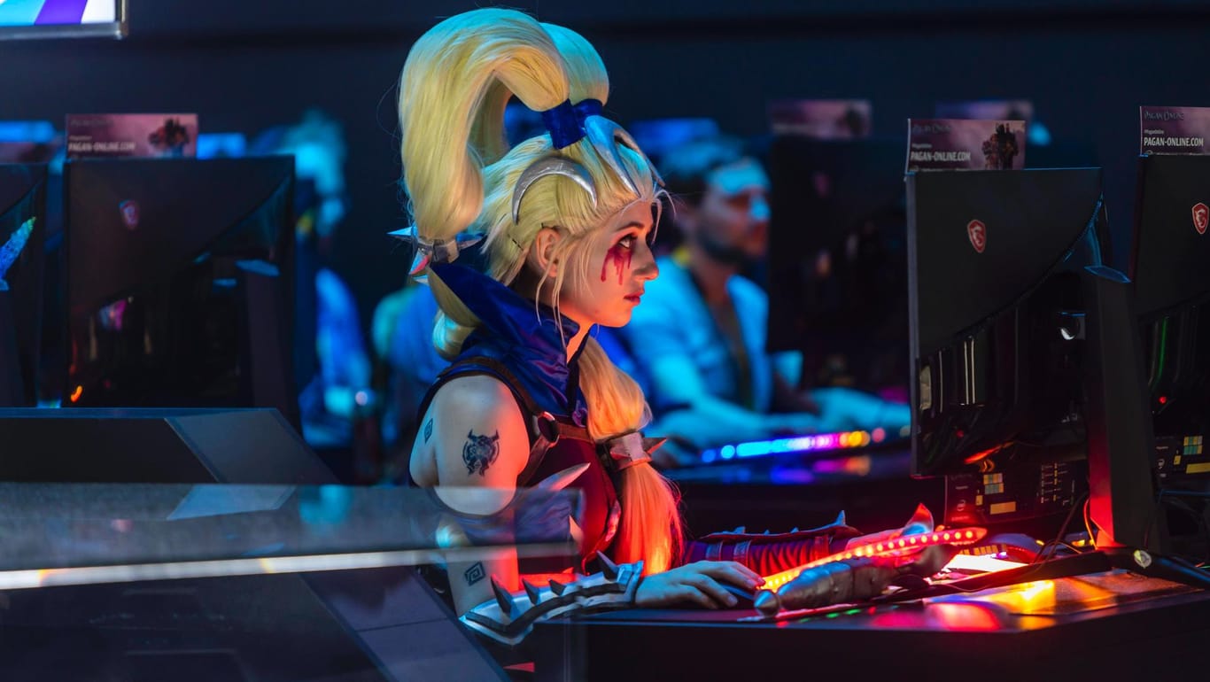 Die Cosplayerin Violet auf der Gamescom 2019: In diesem Jahr können sich Fans von Videospielen nur virtuell versammeln.