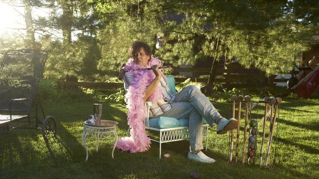 Nach dem Rasenmähen hat sich Ron Sexsmith ein Päuschen verdient. Nach dem Rasenmähen hat sich Ron Sexsmith ein Päuschen verdient.
