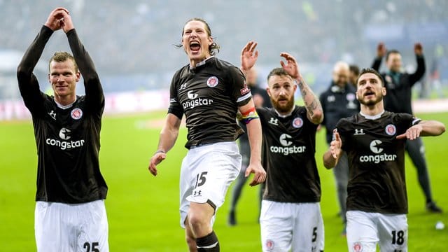 Congstar bleibt bis 2022 Hauptsponsor des FC St.