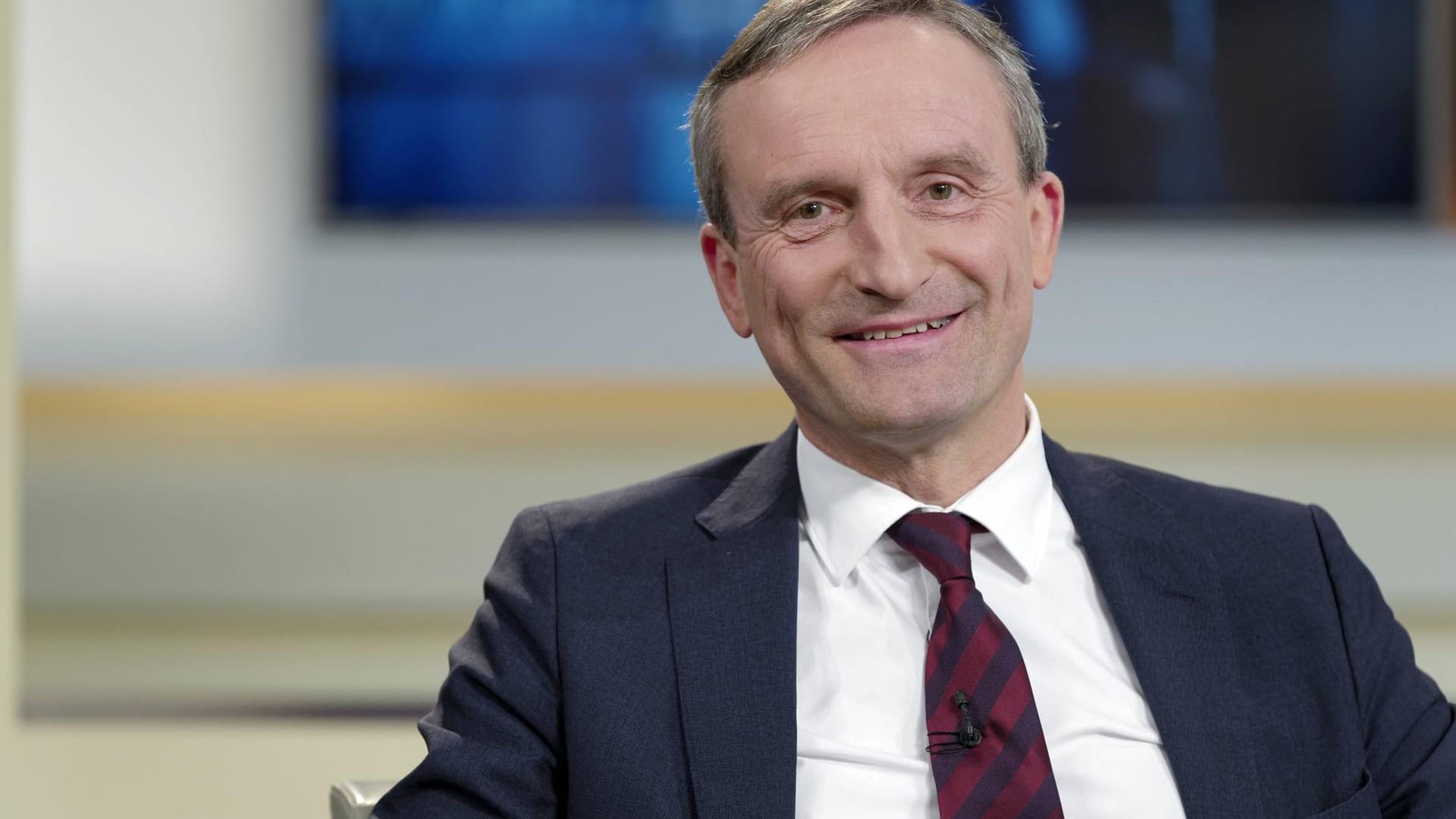 Thomas Geisel: Zweimal in der Woche will sich Düsseldorfs Oberbürgermeister nun der Fragen der Bürger rund um das Coronavirus annehmen. Thomas Geisel: Zweimal in der Woche will sich Düsseldorfs Oberbürgermeister nun der Fragen der Bürger rund um das Coronavirus annehmen.