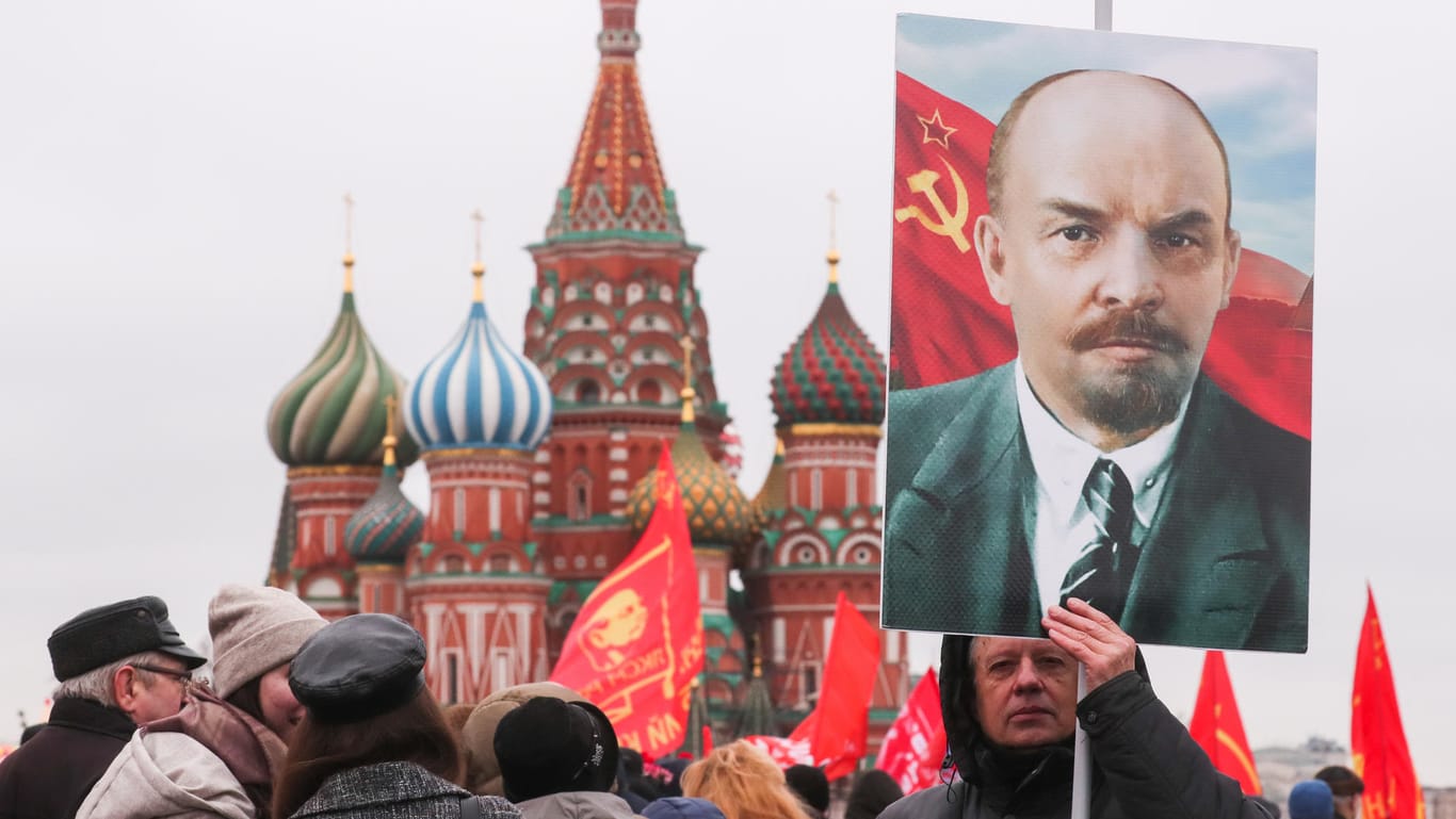 Im Januar wurde in Moskau an den Todestag von Lenin mit einer Zeremonie am Roten Platz erinnert.