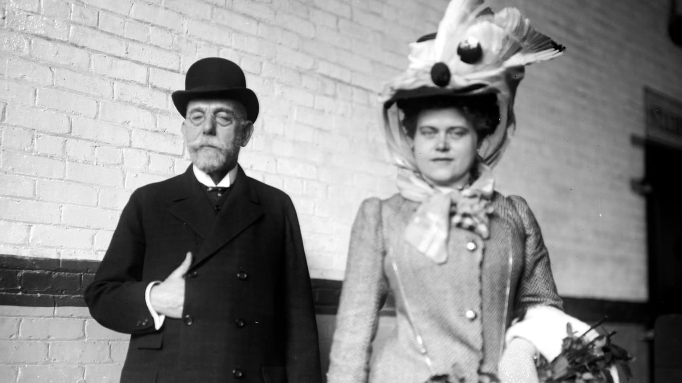 Zweite Ehefrau: Koch mit seiner Angetrauten Hedwig im Jahr 1908.