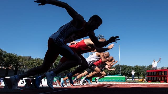 Zehnkämpfer beim 100-Meter-Lauf in Ratingen.