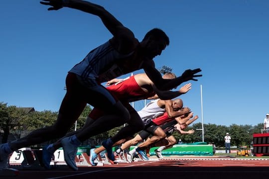 Zehnkämpfer beim 100-Meter-Lauf in Ratingen.