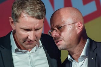 Die AfD-Politiker Björn Höcke (l) und Andreas Kalbitz.