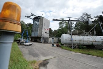 Hier gibt es noch einiges zu tun: Alte Versuchsanlagen für Raketenantriebe stehen auf dem DLR-Gelände in Trauen (Archiv).