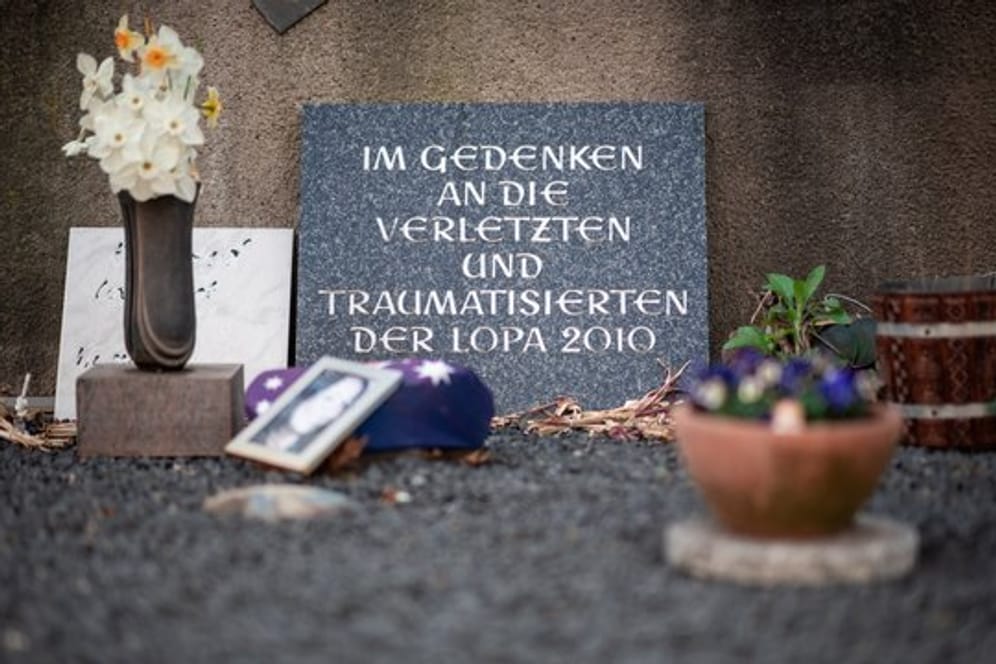 Gedenkstelle für die Opfer der Loveparade 2010 am Karl-Lehr-Tunnel in Duisburg.