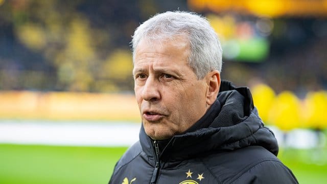 Lucien Favre: Die angestrebten Geisterspiele in der Fußball-Bundesliga werden "ganz anders für alle". Lucien Favre: Die angestrebten Geisterspiele in der Fußball-Bundesliga werden "ganz anders für alle".