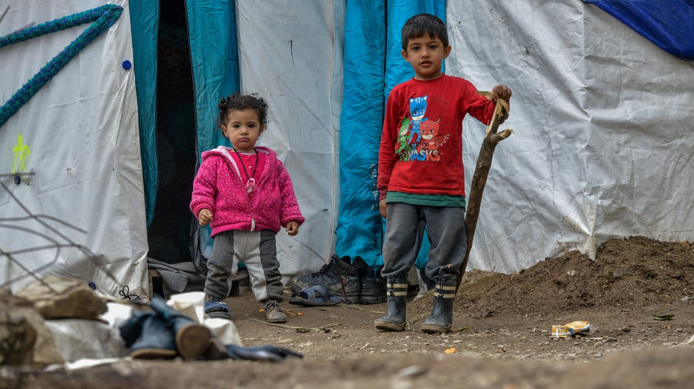 Kinder im Flüchtlingslager Moria auf der griechischen Insel Lesbos: 20.000 Menschen leben in dem Camp, das nur für 3.000 Personen ausgerichtet ist.