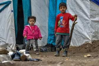 Kinder im Flüchtlingslager Moria auf der griechischen Insel Lesbos: 20.000 Menschen leben in dem Camp, das nur für 3.000 Personen ausgerichtet ist.