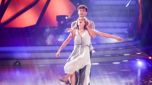 Fliegt erneut bei der RTL-Tanzshow "Let's Dance" raus: Loiza Lamers. Fliegt erneut bei der RTL-Tanzshow "Let's Dance" raus: Loiza Lamers.