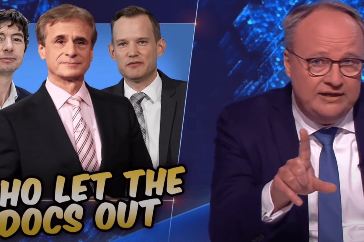 Oliver Welke und die Virologen: In der "heute-show" kriegen nicht nur Drosten, Streeck und Kekulé ihr Fett weg – vor allem der Medienhype wird kritisiert.