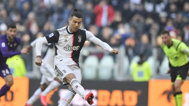In der Serie A soll der Ball nach Wunsch des Verbandes bald wieder rollen. In der Serie A soll der Ball nach Wunsch des Verbandes bald wieder rollen.