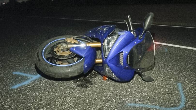 Ein 24-Jähriger ist mit seinem Motorrad in Haren (Landkreis Emsland) von einem Auto erfasst und tödlich verletzt worden. Ein 24-Jähriger ist mit seinem Motorrad in Haren (Landkreis Emsland) von einem Auto erfasst und tödlich verletzt worden.