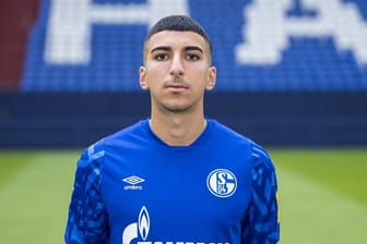 Auch ein Ass am Controller: Schalkes Nassim Boujellab.