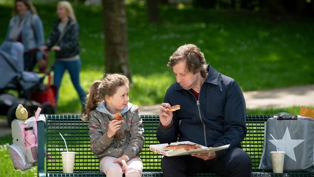 Wilsbergs Freund Ekki Talkötter (Oliver Korittke) erfährt, dass er eine Tochter hat.