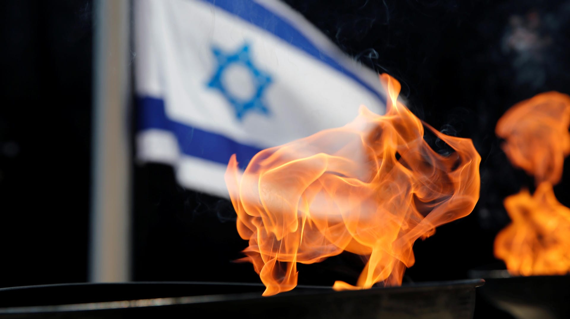 Flamme in der Holocaus-Gedenkstäte Yad Vashem.