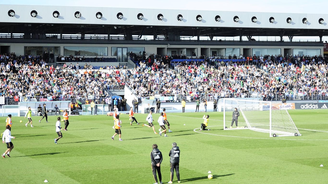 Mini-Tribüne statt Bernabeu: Reals Estadio Alfredo di Stefano in Valdebebas fasst 6000 Zuschauer.