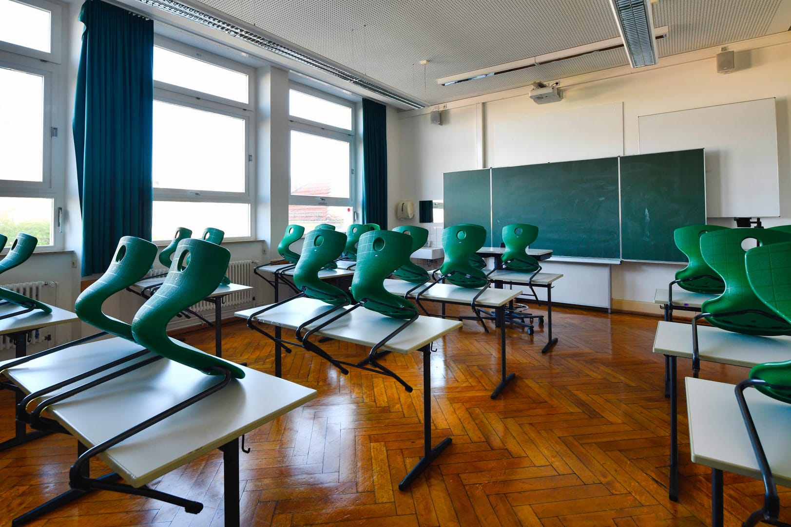 Schule: Für Kinder und Jugendliche gibt es die Möglichkeit, das Schuljahr freiwillig zu wiederholen.