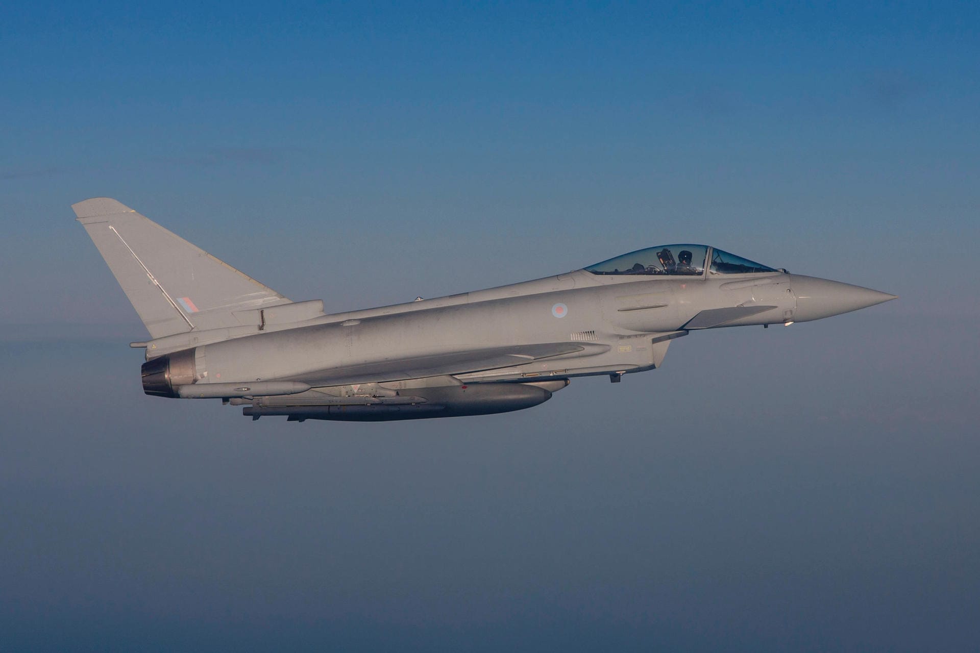 Ein Eurofighter Typhoon im Einsatz der britischen Luftwaffe: Die Tornados werden für das Verteidigungsministerium zukünftig zu teuer. (Symbolfoto)