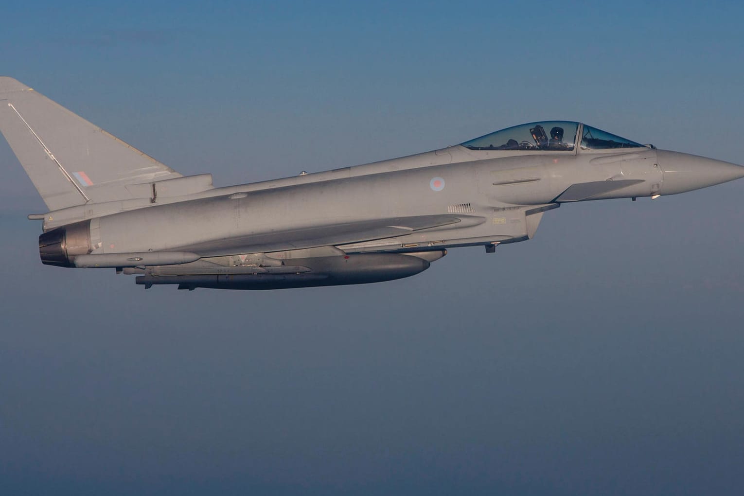 Ein Eurofighter Typhoon im Einsatz der britischen Luftwaffe: Die Tornados werden für das Verteidigungsministerium zukünftig zu teuer. (Symbolfoto)