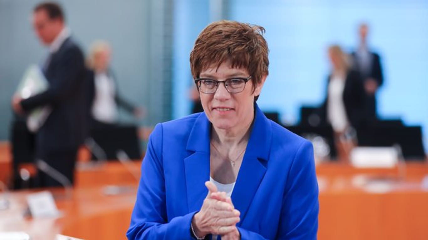 Verteidigungsministerin Annegret Kramp-Karrenbauer zu Beginn der wöchentlichen Kabinettssitzung.