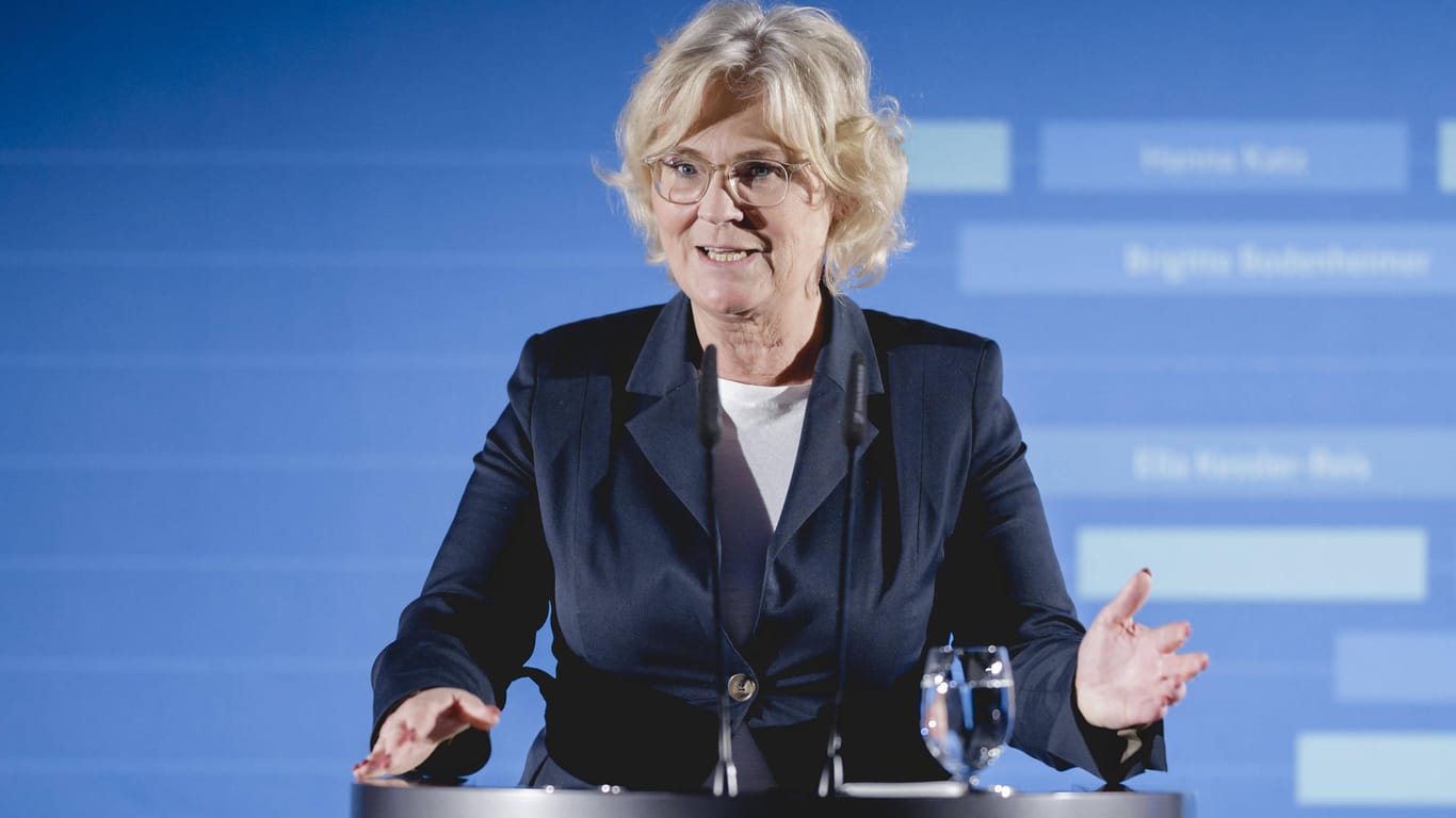 Bundesjustizministerin Christine Lambrecht: Die SPD-Politikeri versicherte, dass die Einschränkungen in der Coronakrise fortlaufend überprüft werden.