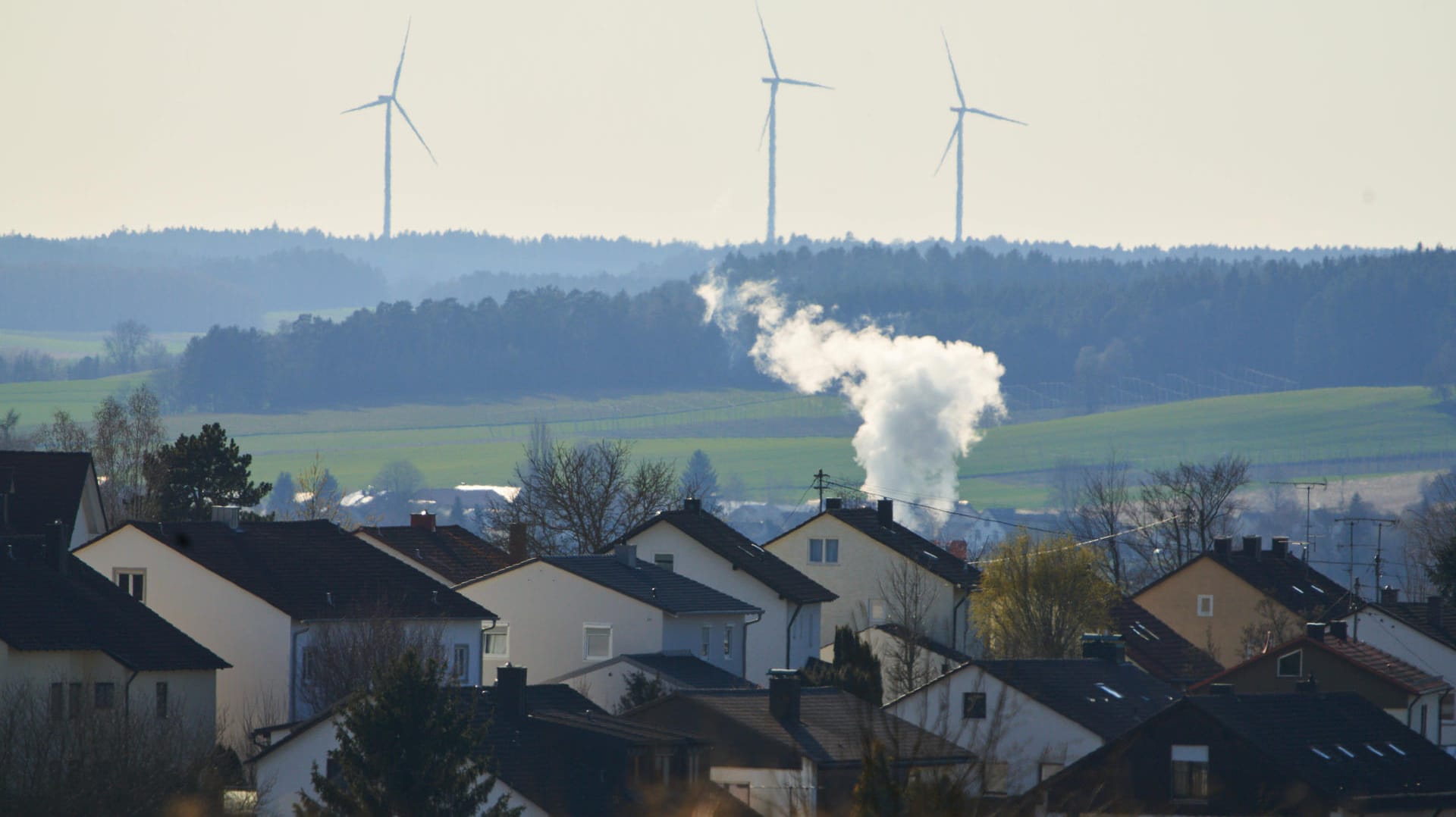 Ein Dorf in Bayern: Besonders die Heizkosten sind in den vergangenen Wochen stark zurückgegangen.