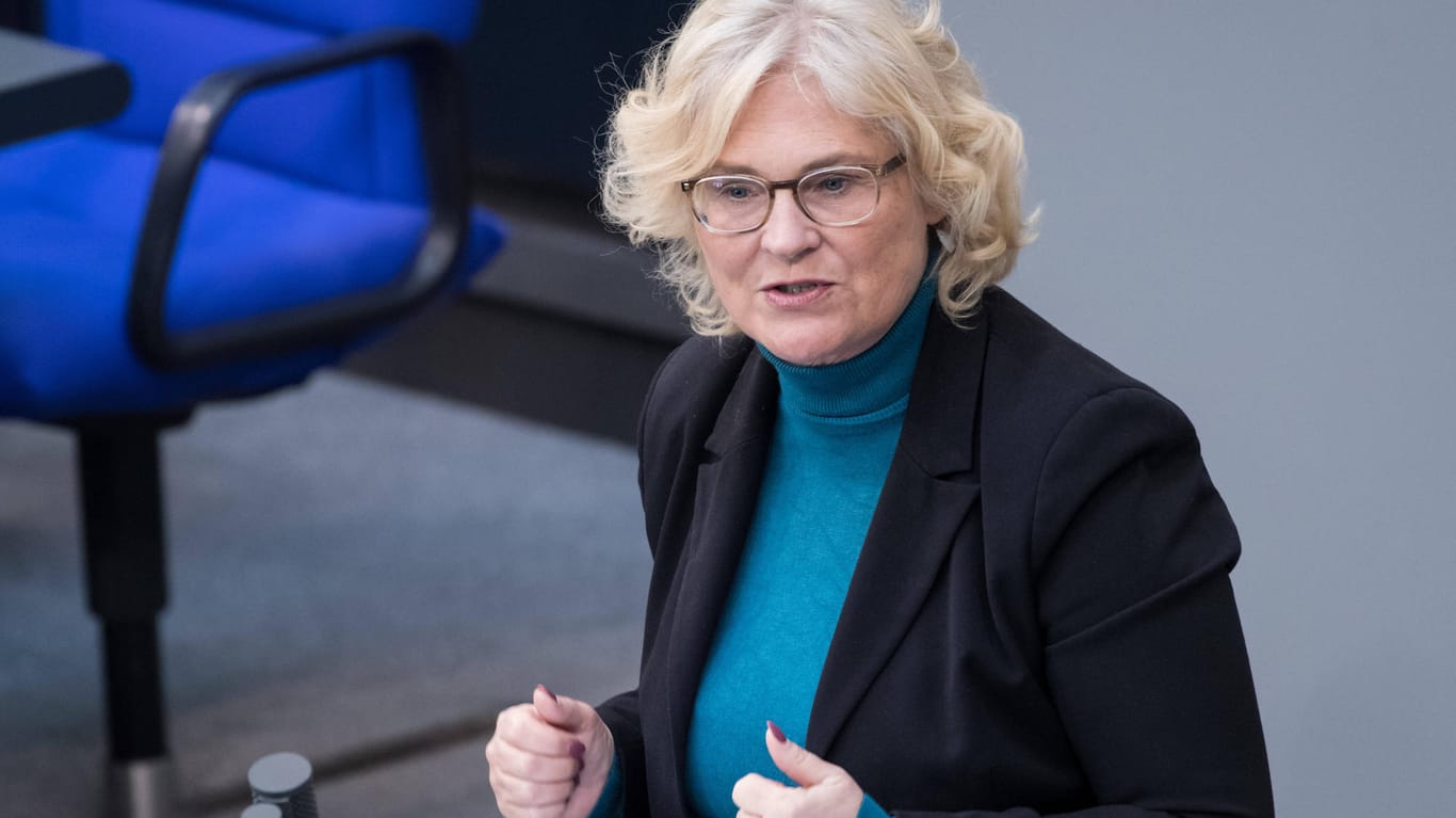 Bundesjustizministerin Christine Lambrecht: Die Bundesregierung plant Entlastungen für Schuldner.