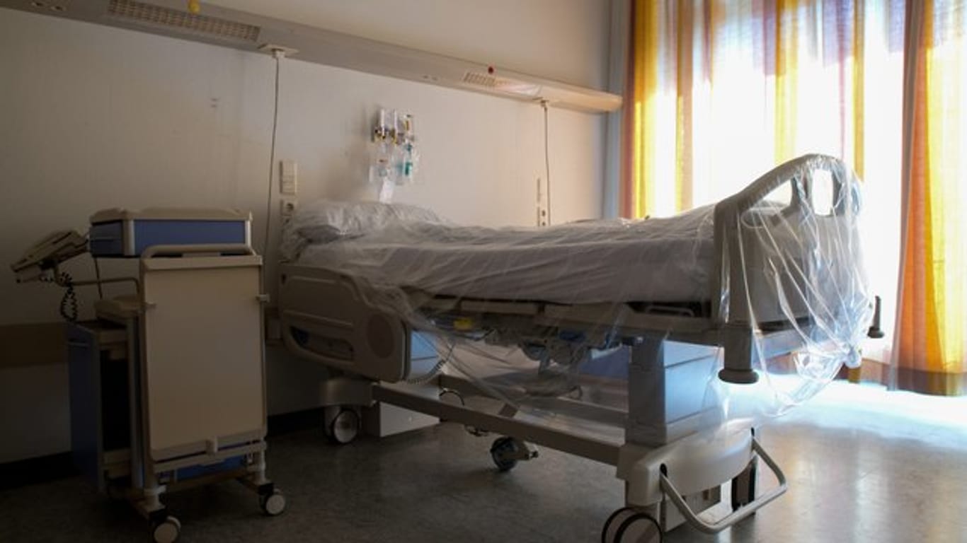 Aus Angst, sich mit Corona zu infizieren, kommen nur noch sehr wenige Patienten mit ernsten Gesundheitsproblemen ins Krankenhaus.