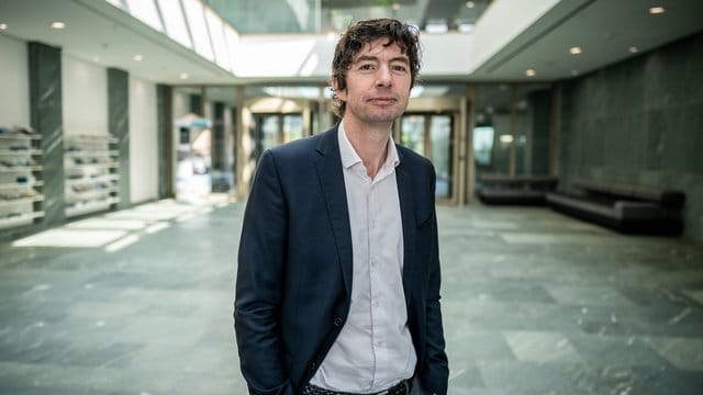 Der Corona-Podcast mit Christian Drosten liefert Updates zur Situation. Der Corona-Podcast mit Christian Drosten liefert Updates zur Situation.