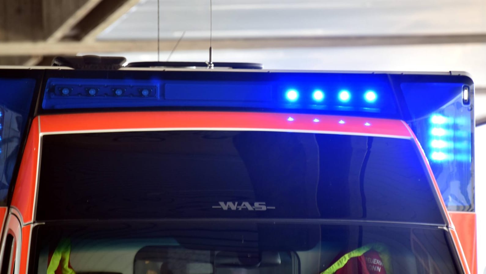 Ein Einsatzwagen der Feuerwehr (Symbolbild): In Bonn hat es in einer Klinik gebrannt. Ein Einsatzwagen der Feuerwehr (Symbolbild): In Bonn hat es in einer Klinik gebrannt.