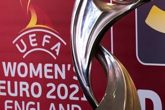 Die Frauenfußball-EM findet nun im Sommer 2022 in England statt.