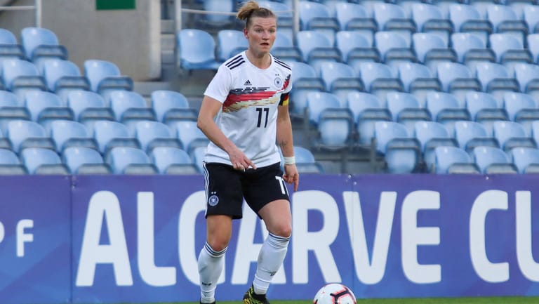 Turnier verlegt: Kapitänin Alexandra Popp wird mit der DFB-Elf erst 2022 bei der nächsten EM antreten können.