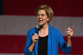 Elizabeth Warren: Die US-Senatorin trauert um ihren an Covid-19 verstorbenen Bruder.