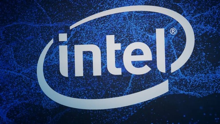 Für das zweite Halbjahr befürchtet Intel schlechtere Geschäfte durch einen Sparkurs von Unternehmen und Behörden.