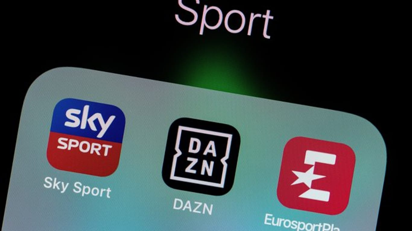 Eurosport hat die Rechte für die Freitags- sowie zehn Sonntags- und Montagsspiele an DAZN sublizenziert.