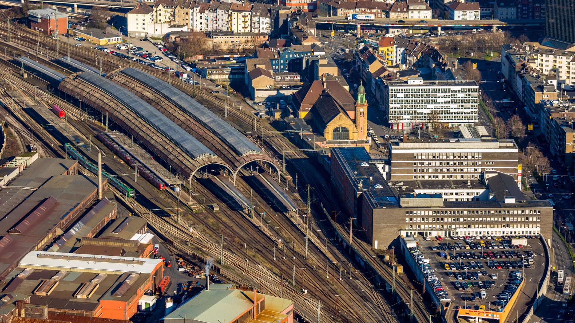 Luftbild vom Hauptbahnhof in Hagen: Hier fanden Bundespolizisten 2,2 Kilogramm Marihuana.