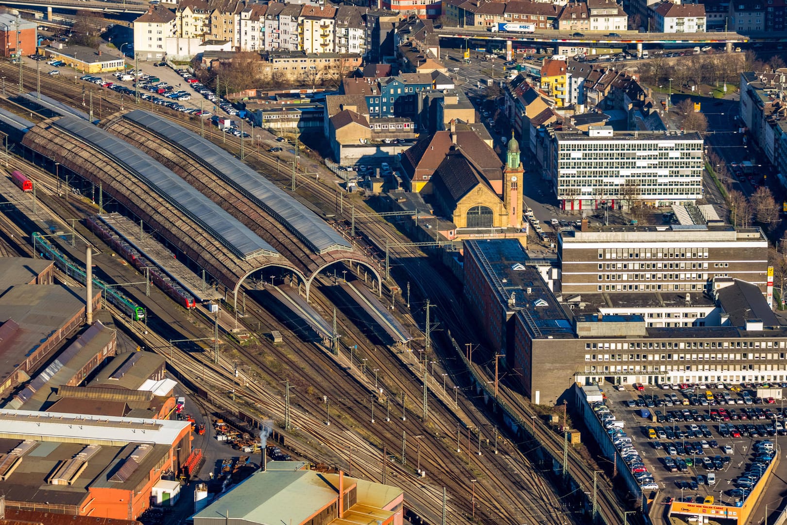 Luftbild vom Hauptbahnhof in Hagen: Hier fanden Bundespolizisten 2,2 Kilogramm Marihuana.