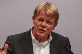 Reiner Hoffmann: Der Gewerkschaftsboss hat sich mit Bundeskanzlerin Merkel zur Corona-Krise ausgetauscht.