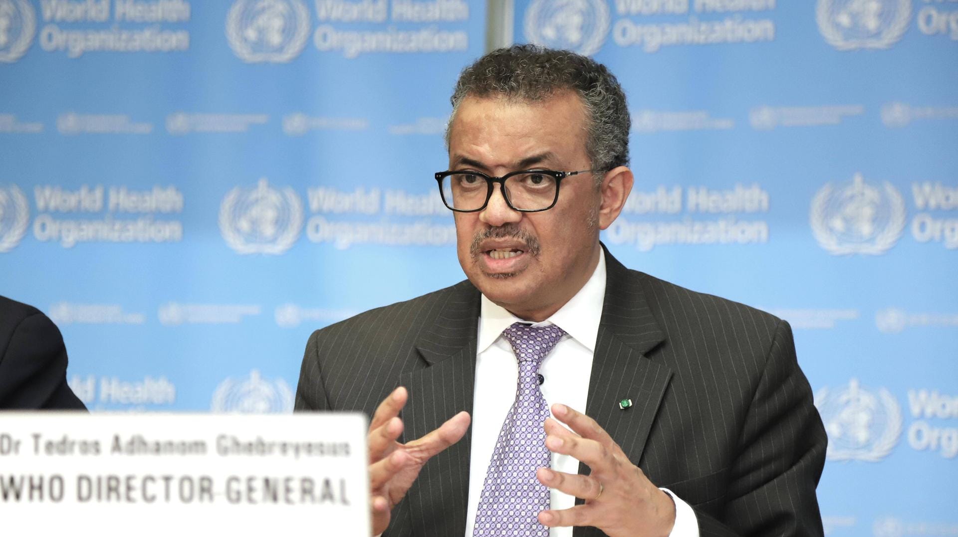 Tedros Adhanom Ghebreyesus: Der WHO-Generaldirektor mahnt zur multilateralen Zusammenarbeit in der Corona-Krise. Tedros Adhanom Ghebreyesus: Der WHO-Generaldirektor mahnt zur multilateralen Zusammenarbeit in der Corona-Krise.